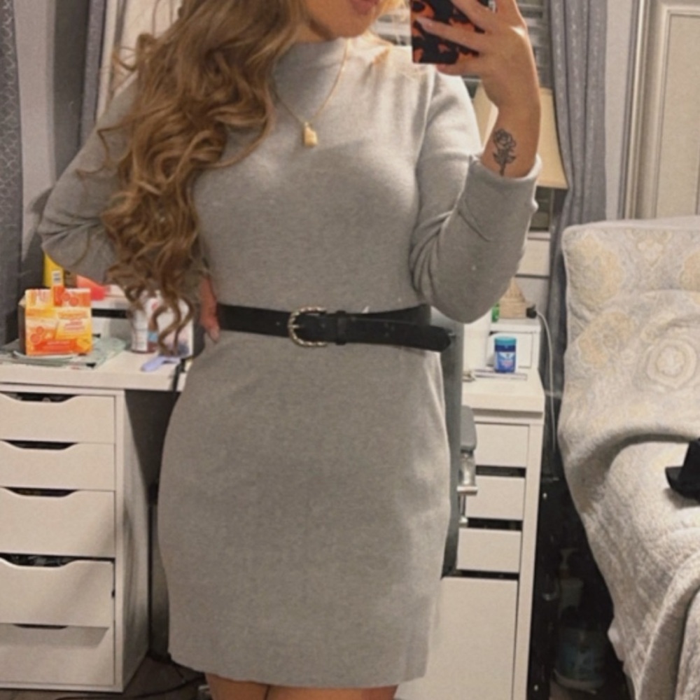 Forever 21 Light Gray Long-Sleeve Mini Sweater Dress